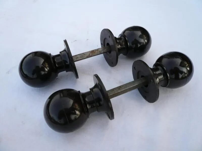 2 Pairs of Bakelite Door Knobs - 3812