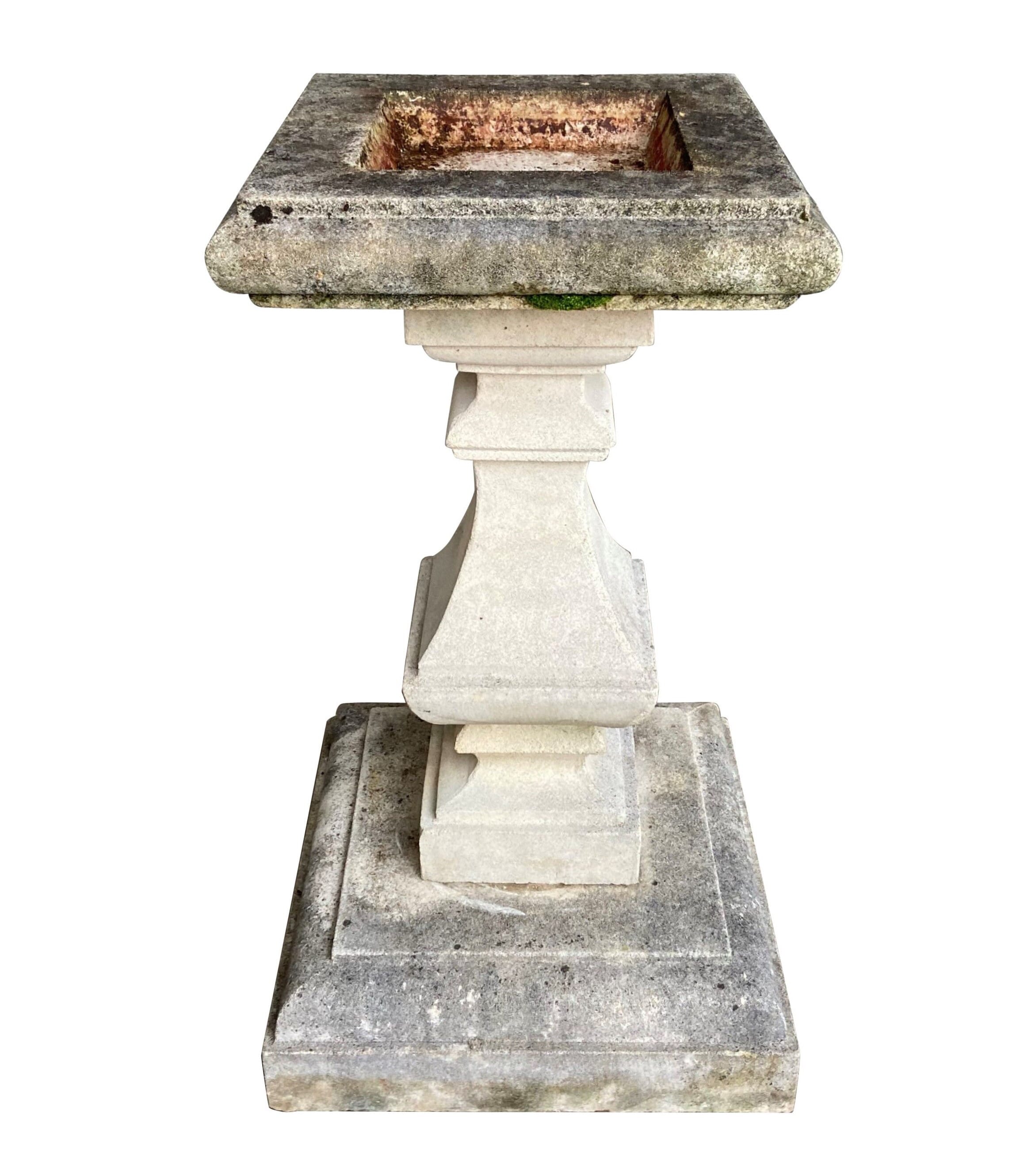Garden Free Standing Portland Cast Stone Bird Bath - D1742