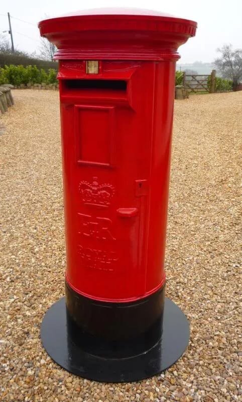 Cast Iron ER11 Pillar Box  - 3905