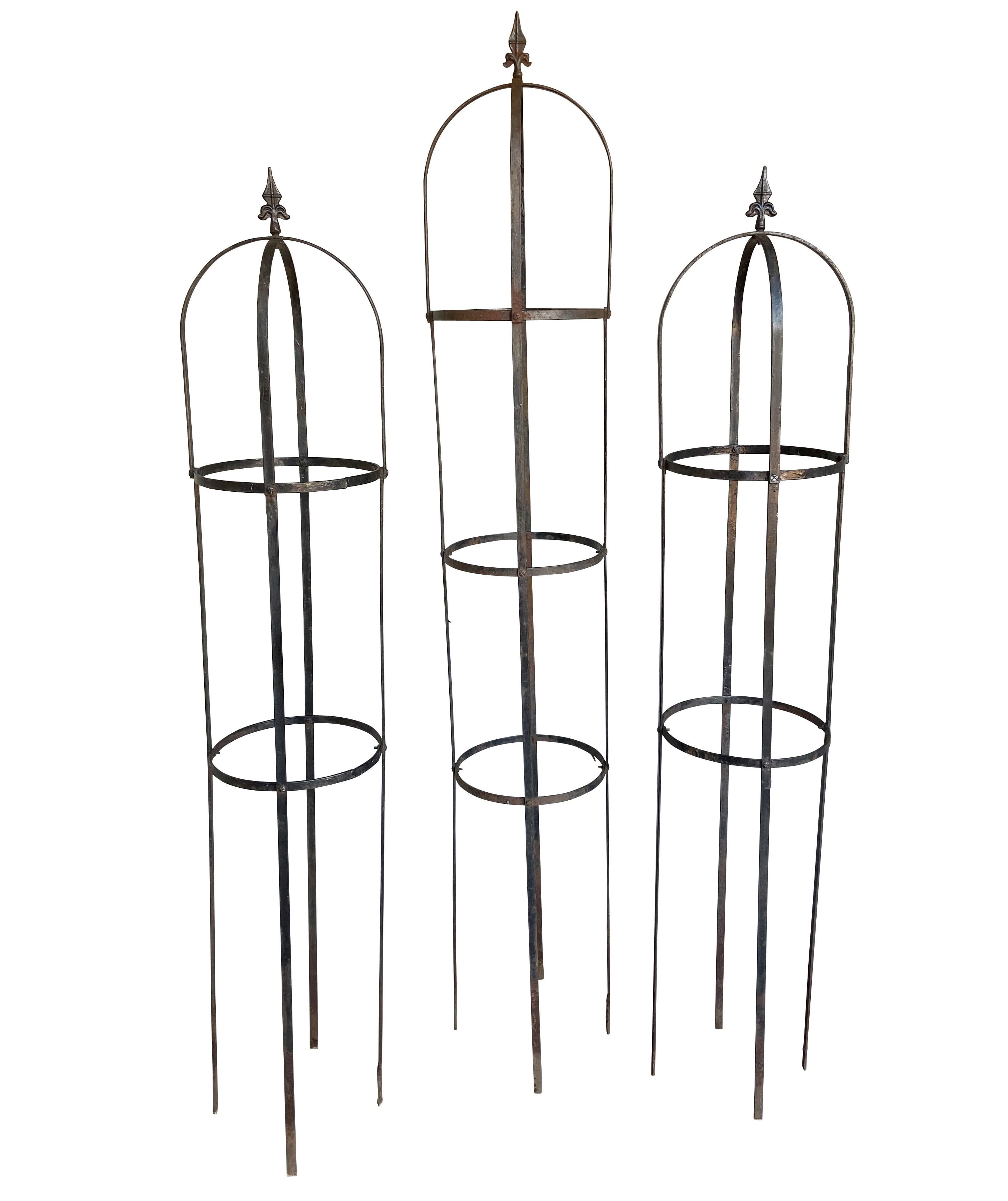 Vintage Round Outdoor Garden Metal Obelisks - 9347