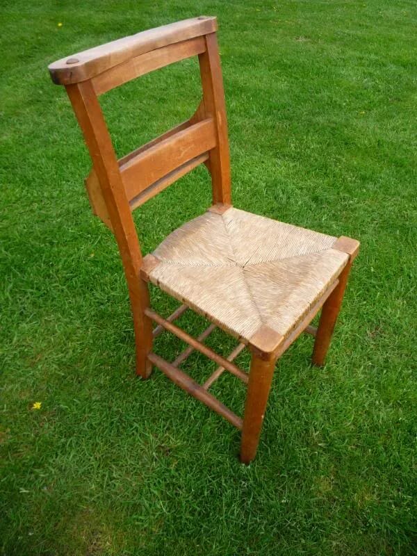 Used Rush Seated Church Chairs Suitable for Home or Restaurant - 3999