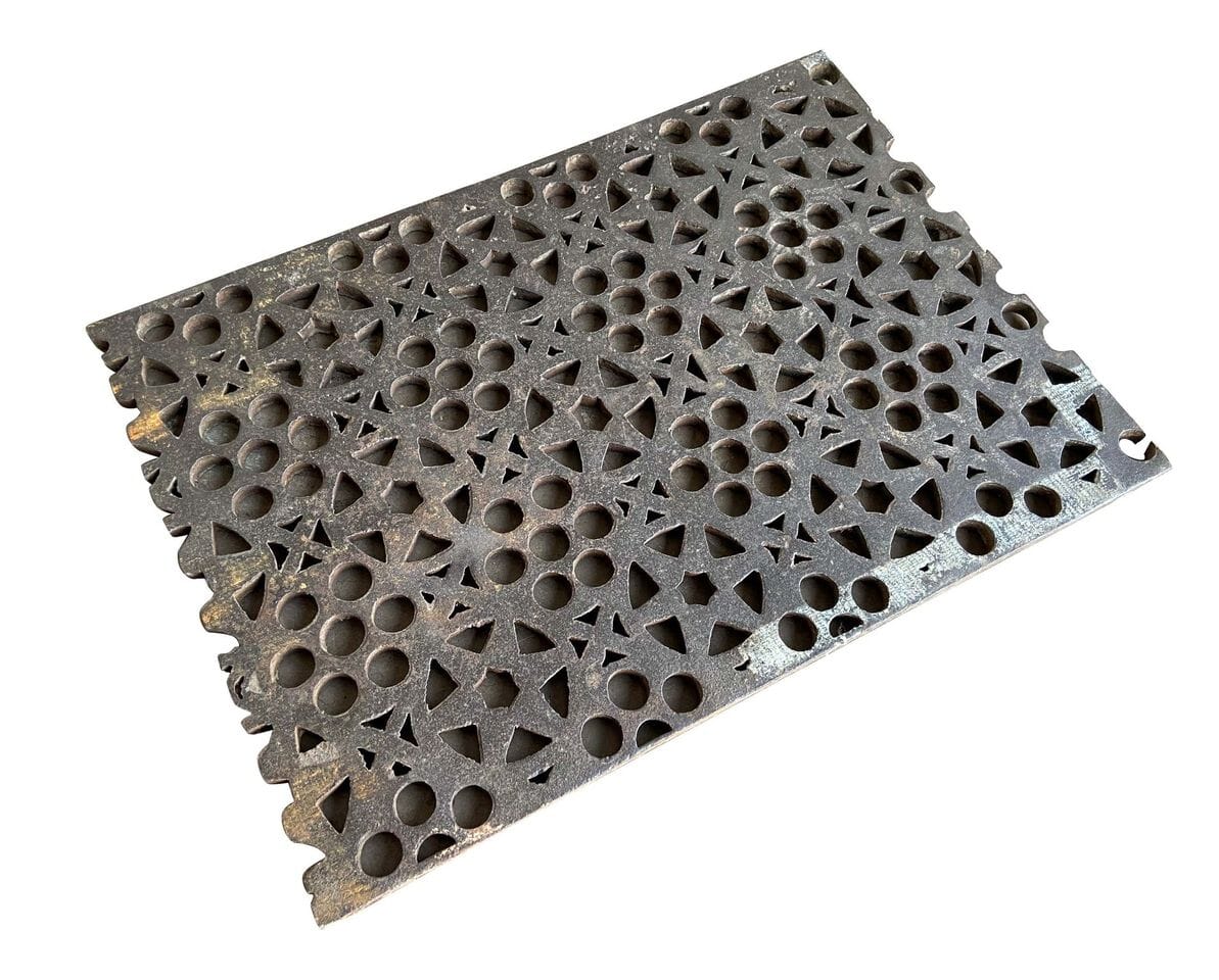Old Antique Genuine Cast Iron Floor Grids / Grilles - 9627B