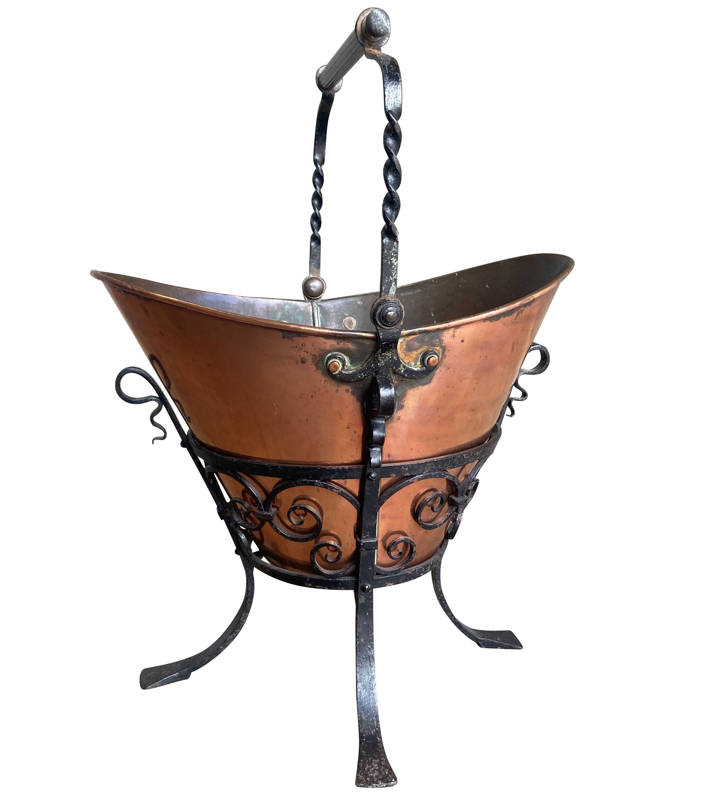 Antique Arts & Crafts Coal Bucket Made Of Copper & Iron  - 9663
