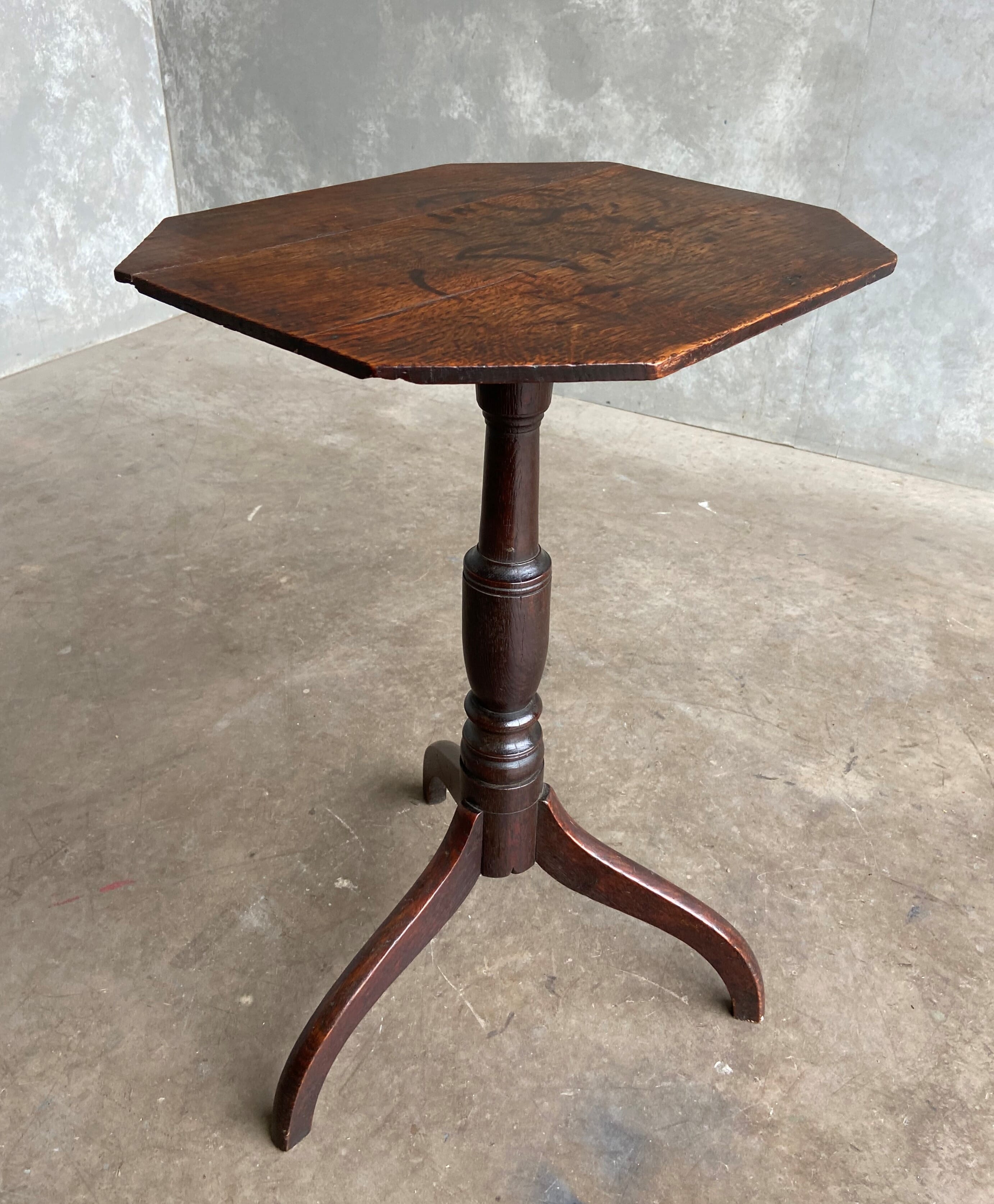 Victorian Oak Pedestal Side Table - 9709