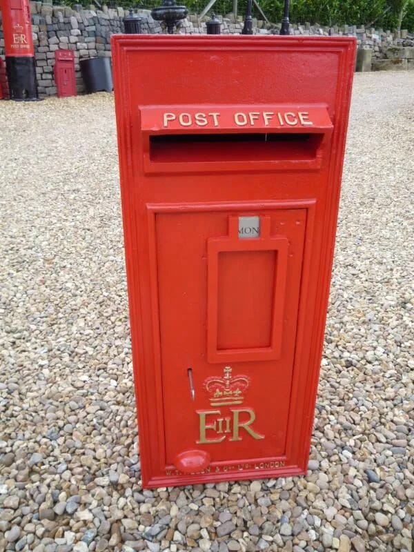 Antique Reclaimed ER II Cast Iron Post Box - With Back Door - 3960