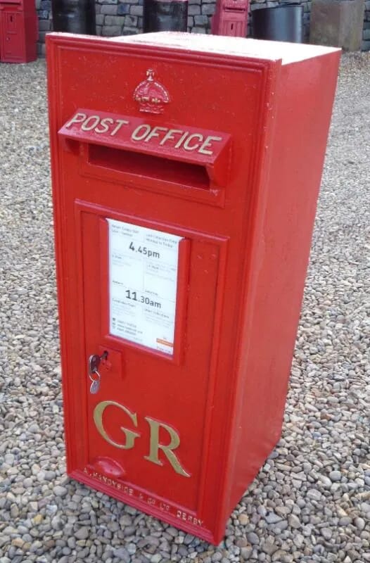 George 5th Wall Mounted Post Box With Rear Door - 4136