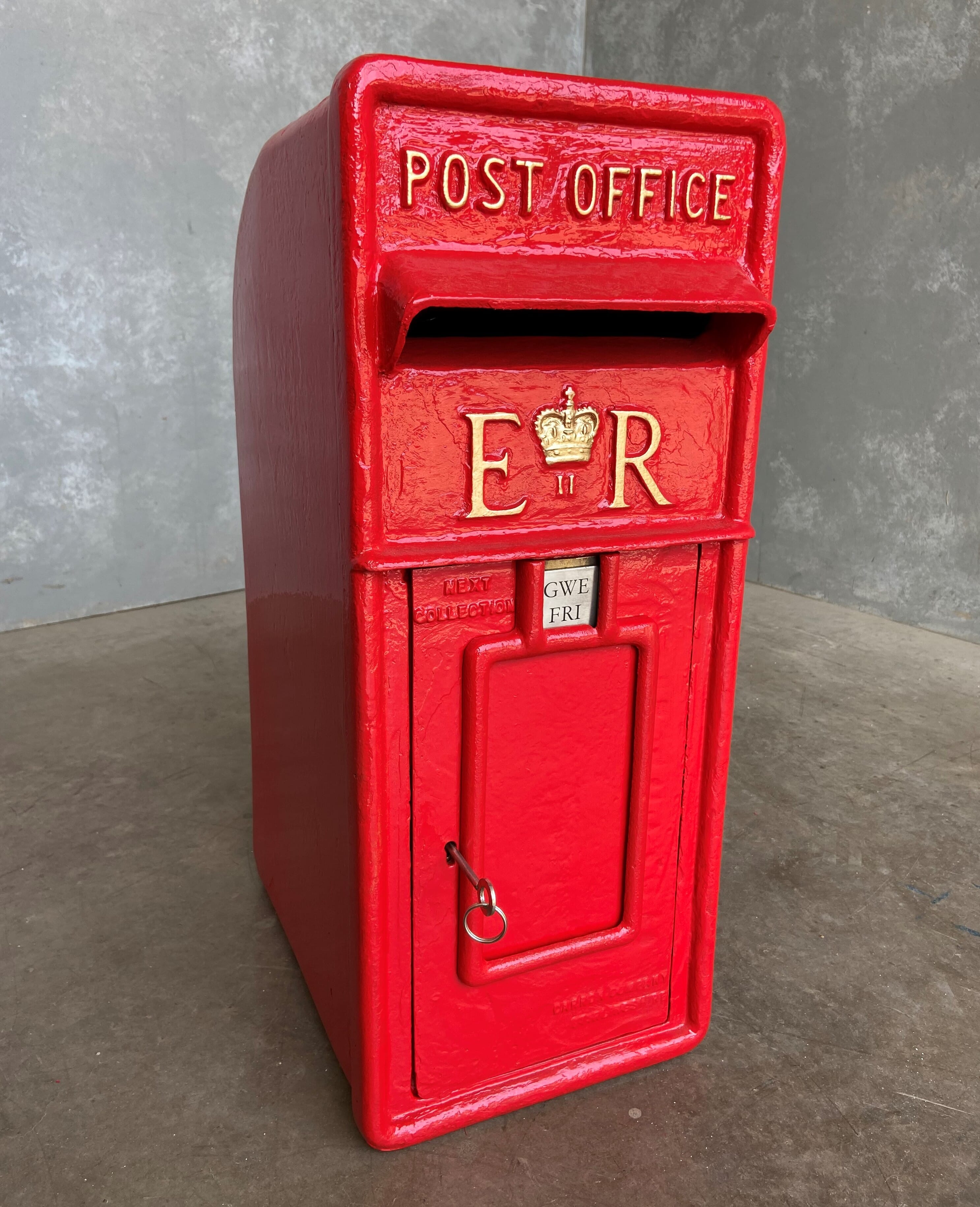 Genuine Pole Mounted ER II Post Office Cast Iron Post Box - 9455