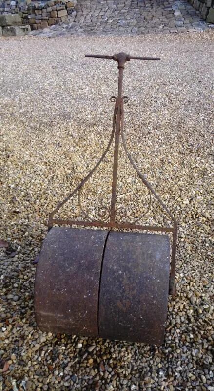 Antique cast and wrought iron garden grass roller - 4353