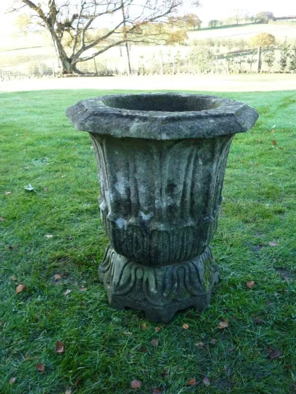 A vintage chilstone octagonal regency urn - 4331