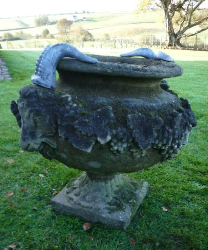 A vintage chilstone goats head urn with lead horns - 4328