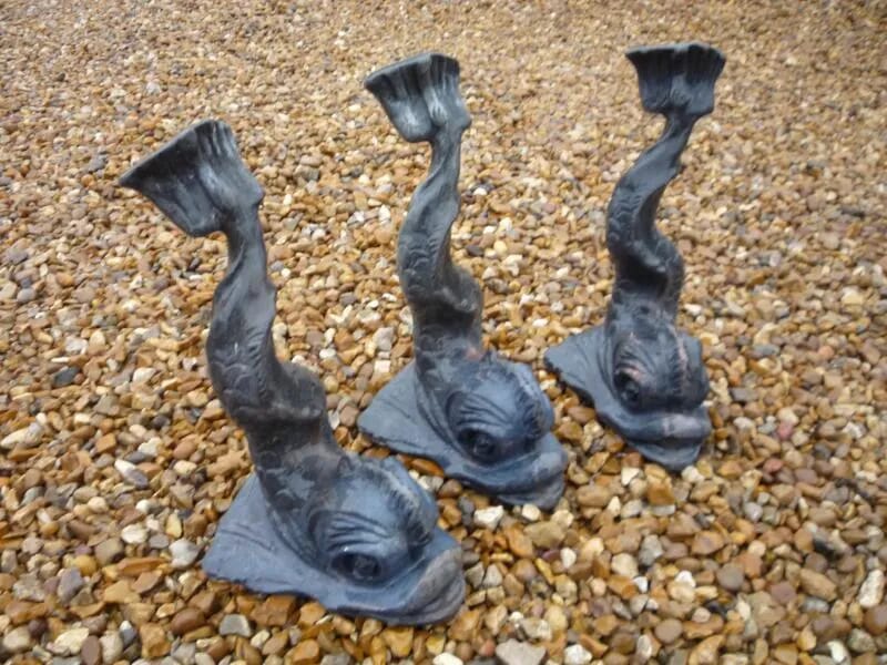 A set of 3 matching lead garden finials - 4383