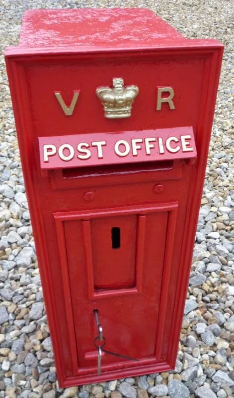 VR post box - reclaimed Victorian cast iron royal mail item - 4206