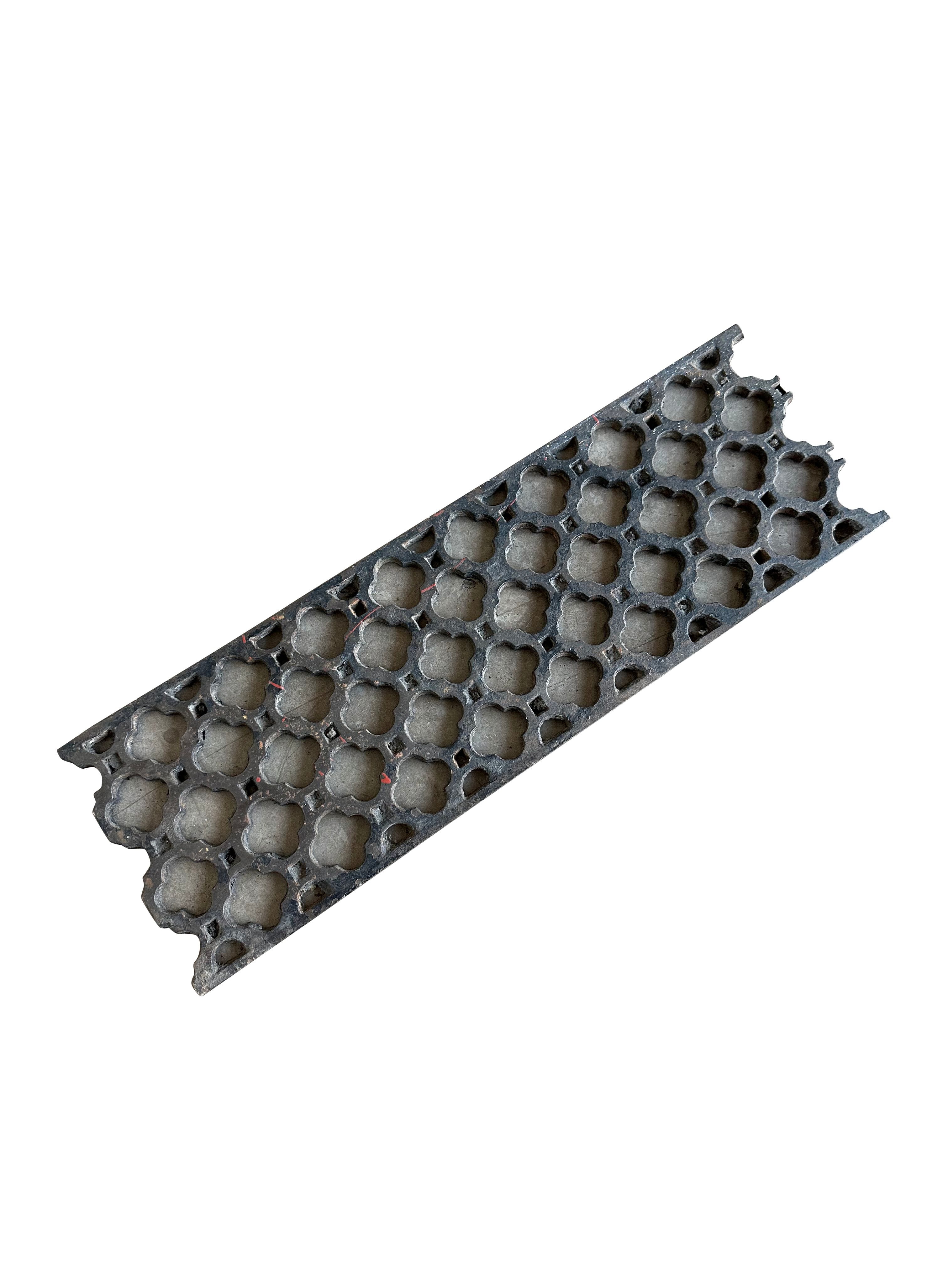 Antique Old Salvaged Cast Iron Floor Grille / Grid - 9492F
