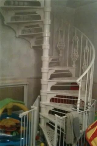 Large Reclaimed Antique cast iron spiral staircase - 4462