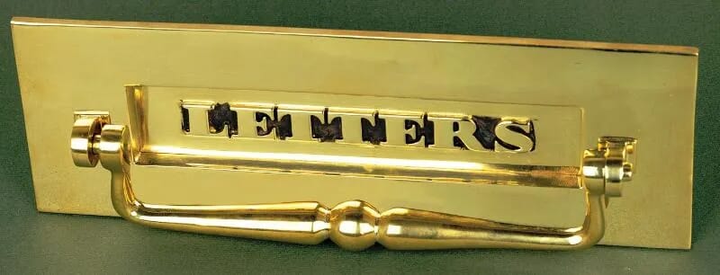 Classic Letter Plate With A Clapper - LCyab