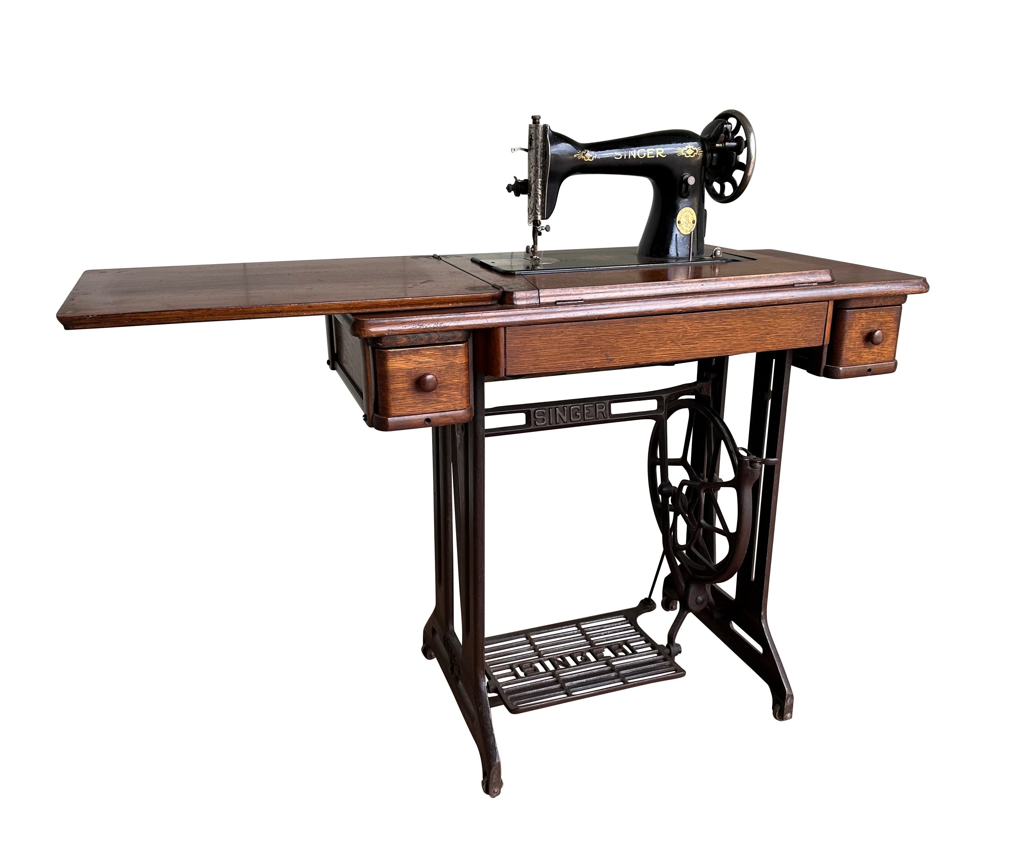 Original Singer Sewing Machine On Base - 10292