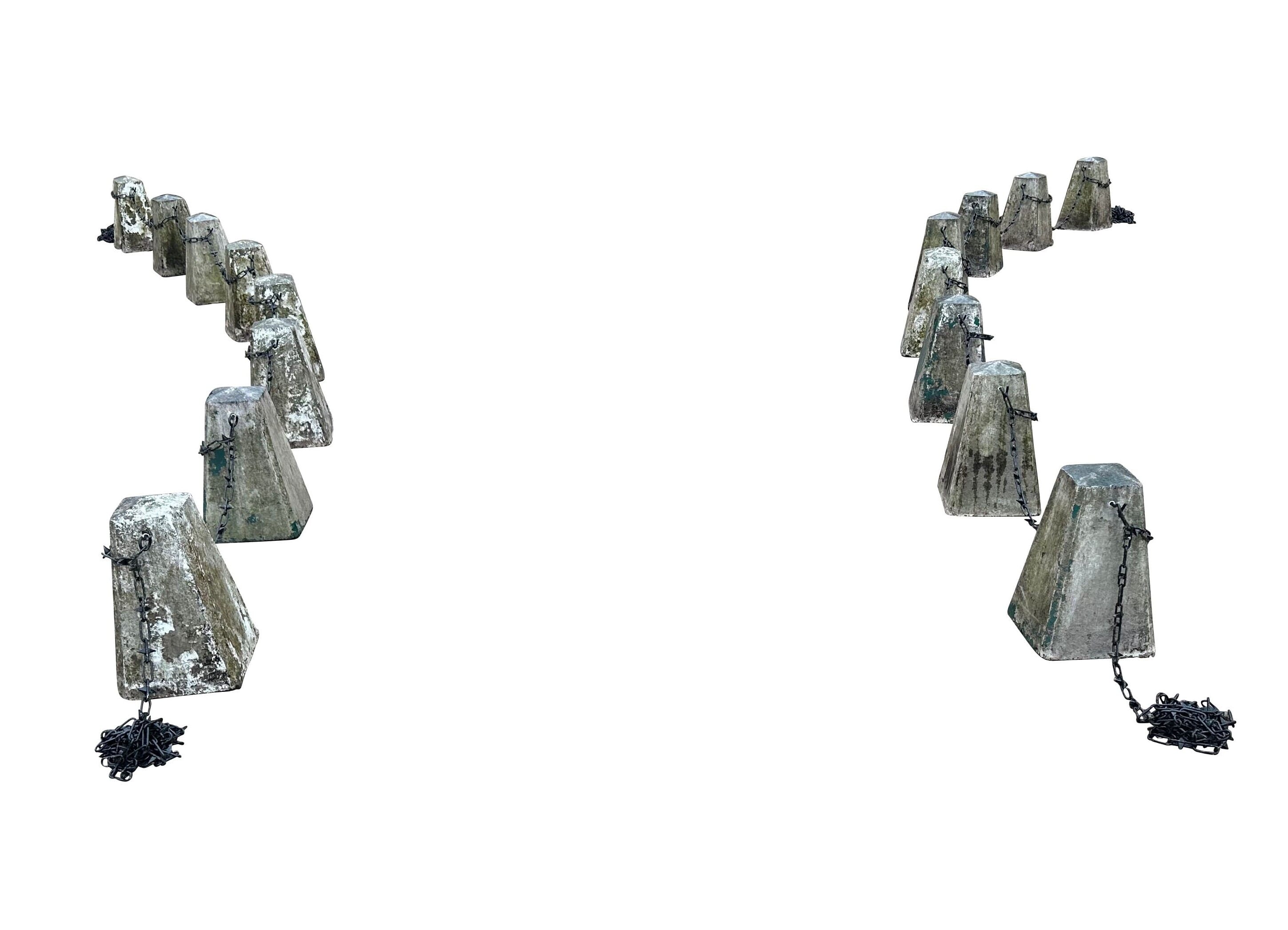 Set of 16 Reclaimed Driveway Bollards with Spiked Chains - 10379