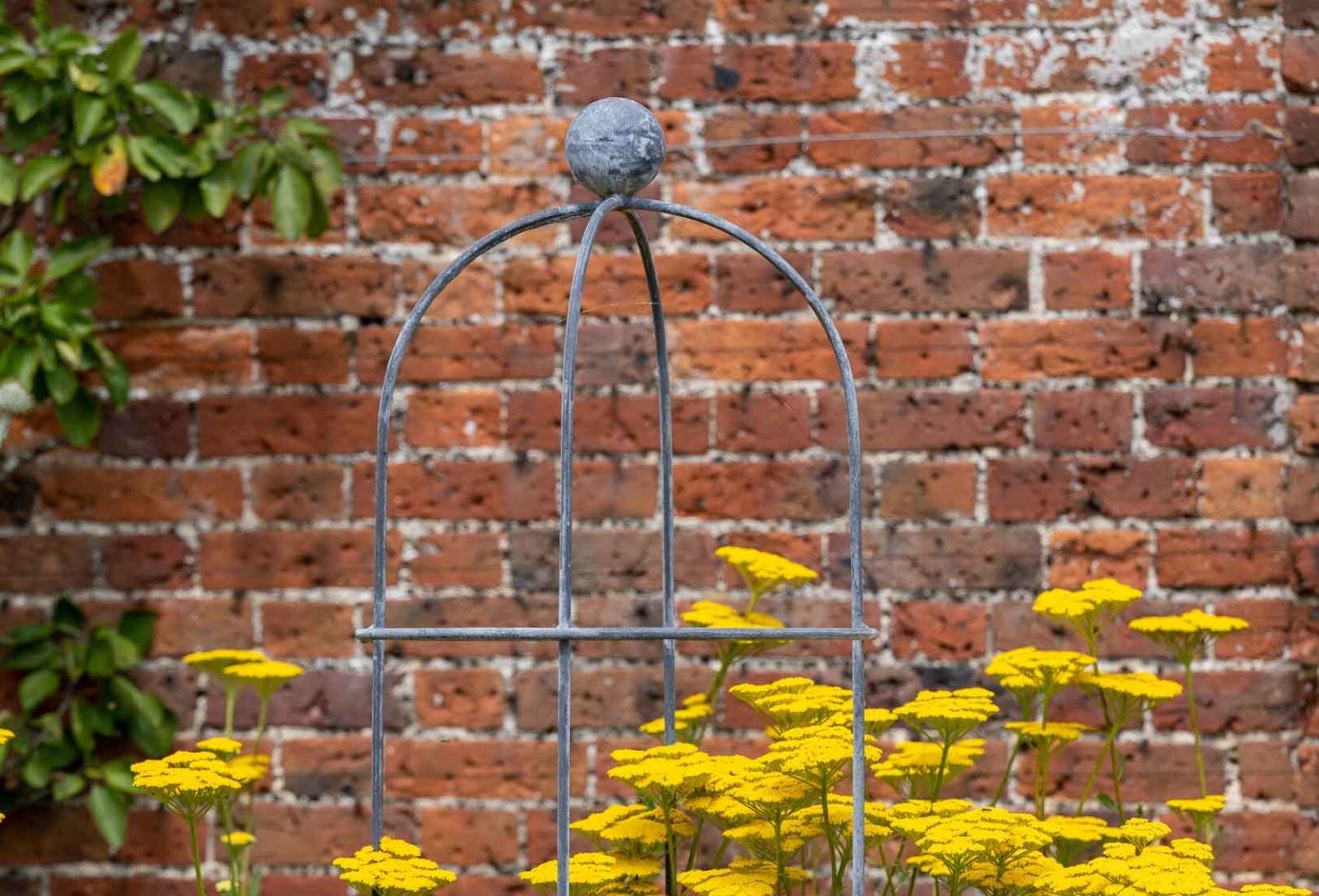 Southwold Round Wire Steel Obelisk - Small - ARC-881