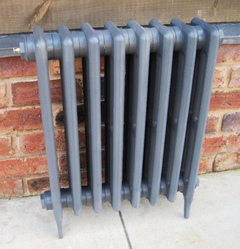 Cast Iron Victorian 4 Column Radiator - 660mm Tall x 522mm Long - Vic660/8pf2
