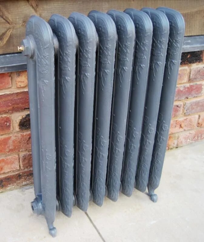 Cast Iron Daisy Radiator - 780mm Tall x 662mm Long - Dai780/8pf