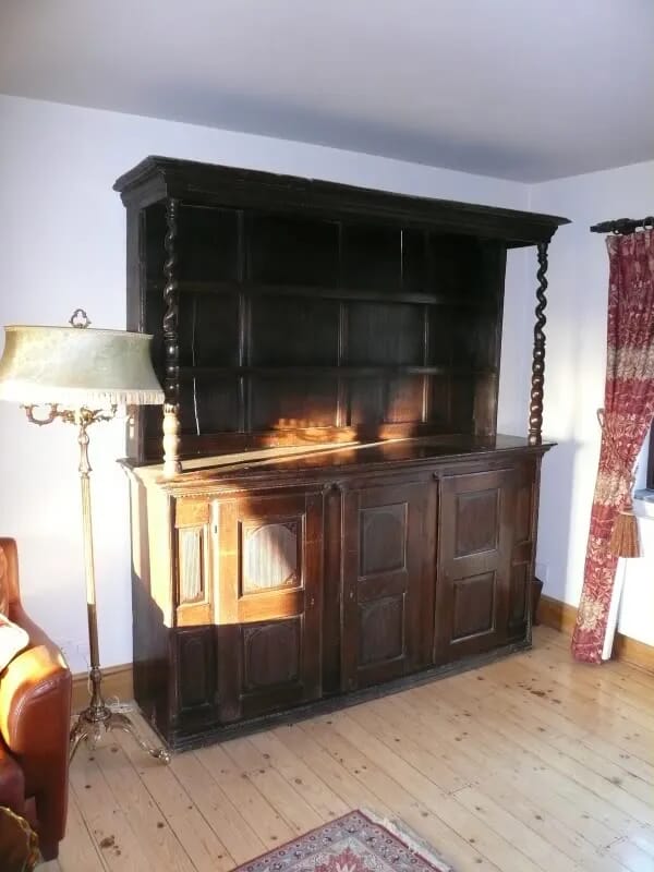 Early Period Oak Dresser - 1662