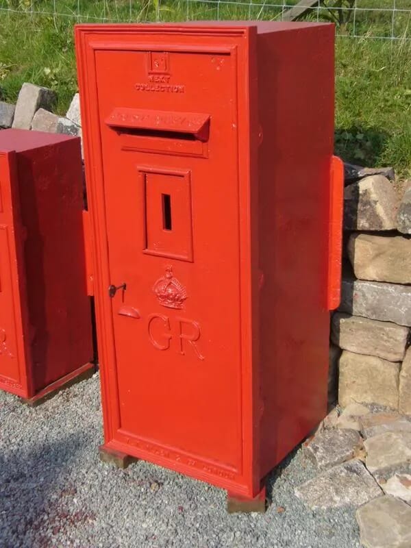 Large Wall Mounted Post Box GR Circa 1915 - 2137