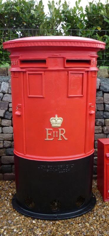 Dual posting aperture oval Pillar Box - 4305