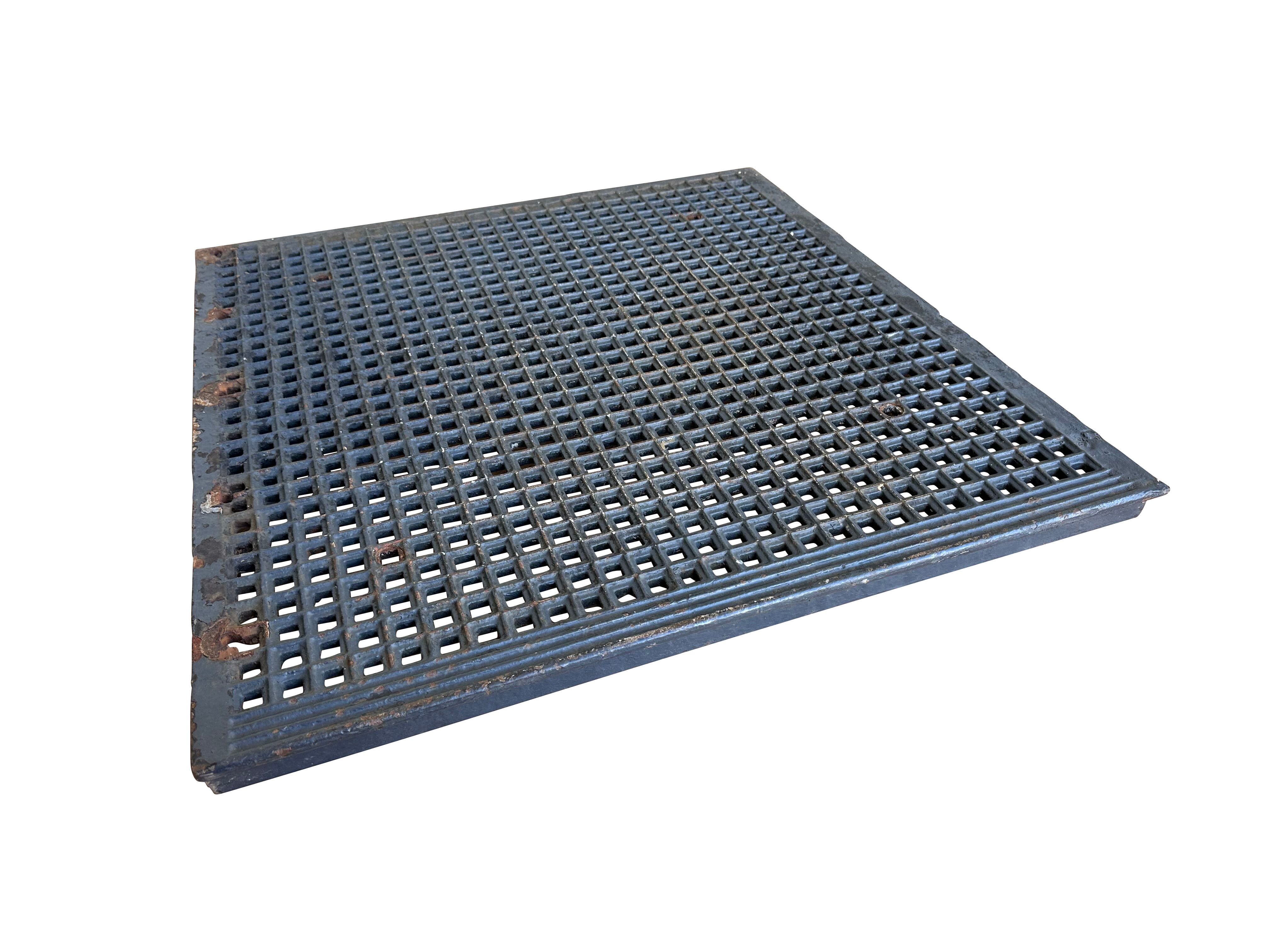 Victorian Cast Iron Floor Grille Or Landing Plate - 10732A