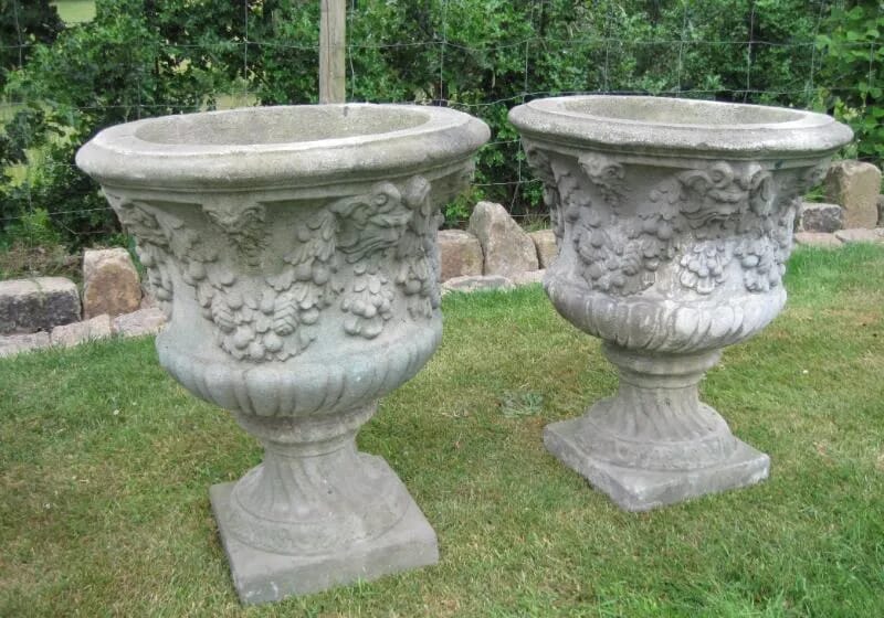 A Pair of Decorative Garden Urns - item 4793 - 4793/4794