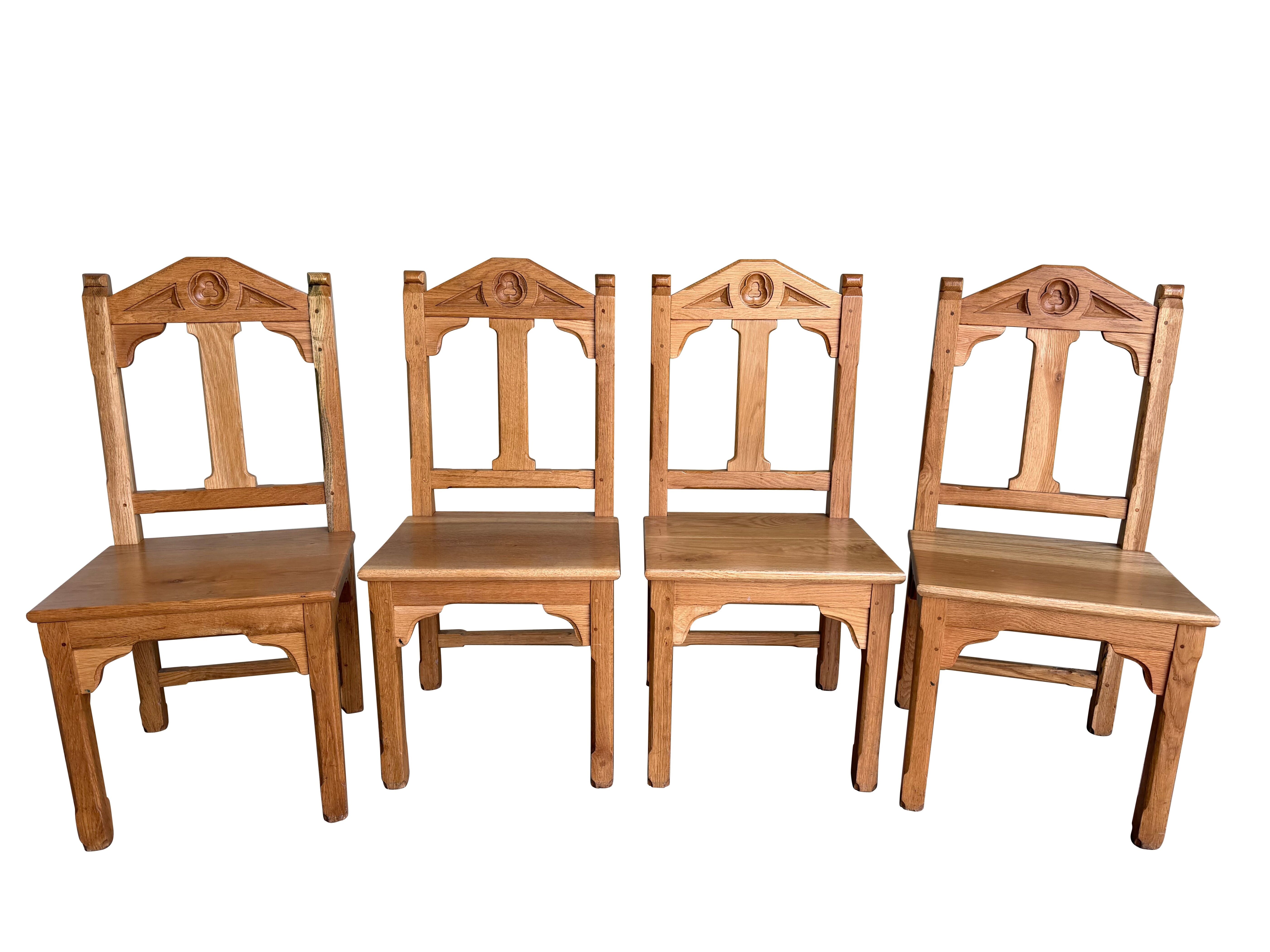 Set of 4 Worcester Cathedral Style Gothic Oak Chair - 11072
