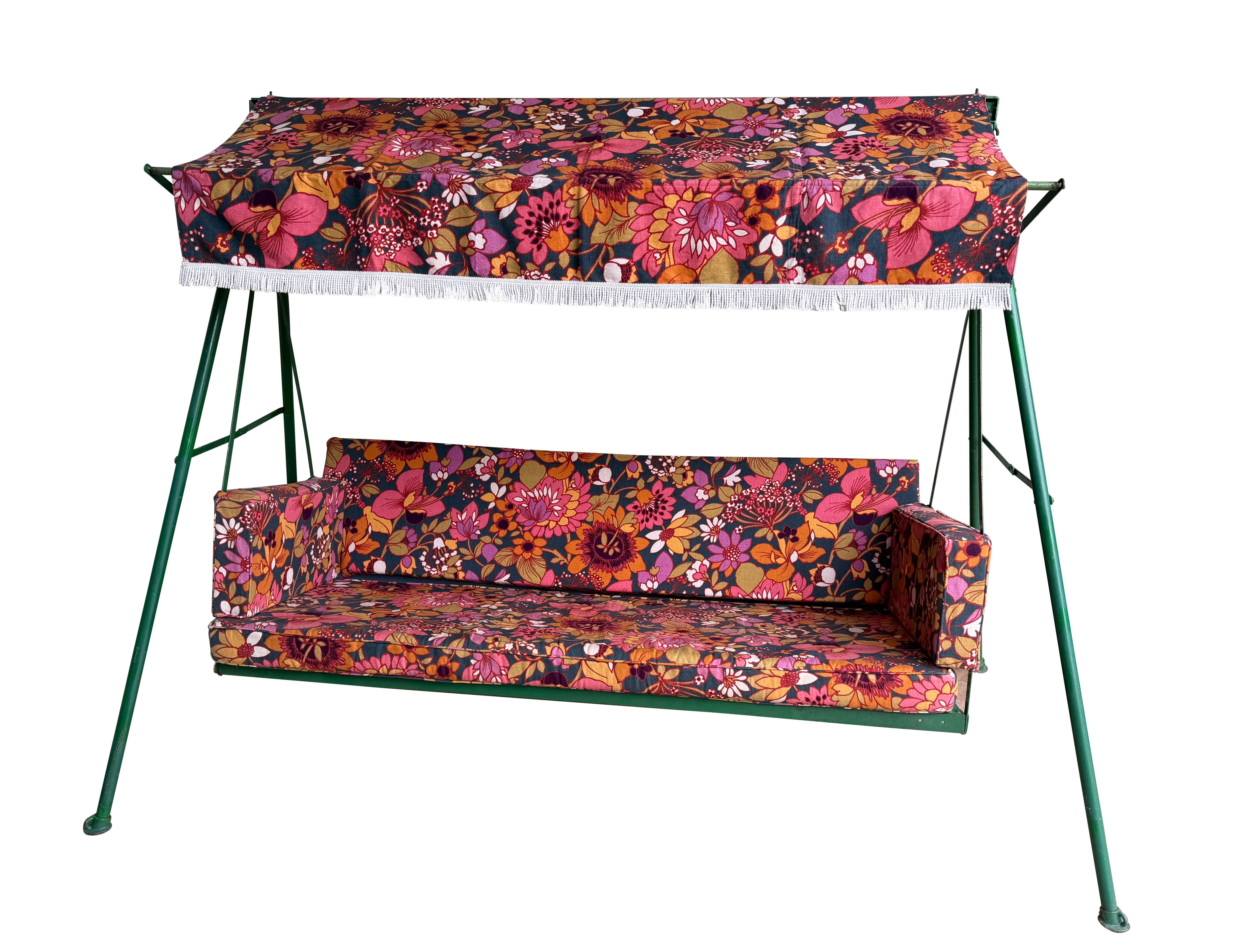 Excellent Original Vintage Garden 3  Seater Swing Seat