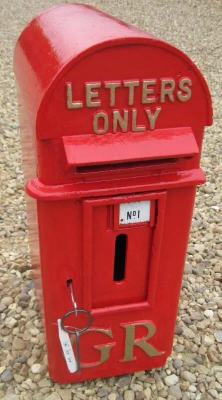 Red GR Pole Mounted Post Box - 4940