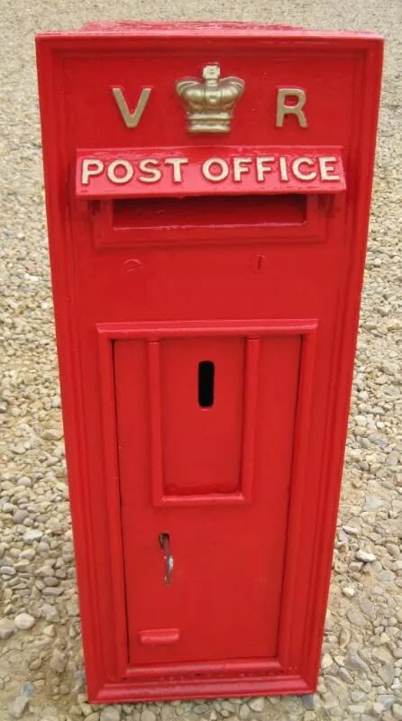 Red Royal Mail Antique Wall Mounted Victorian VR Post Box - 4424