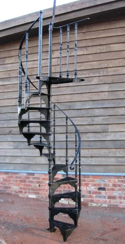 Cast Metal Reclaimed Spiral Staircase with top balcony - 5166