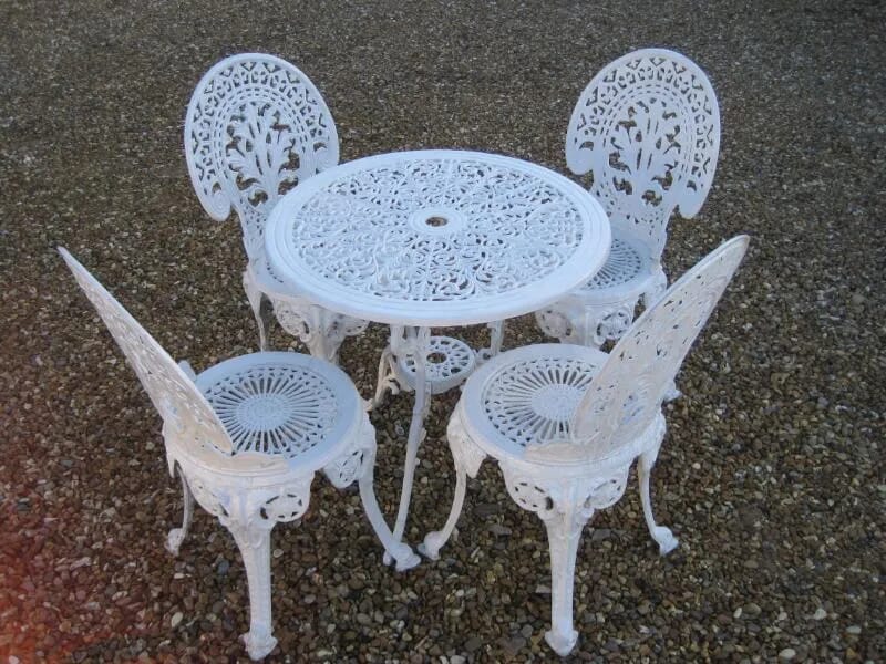 Set of Garden Chairs and a Table - 5114