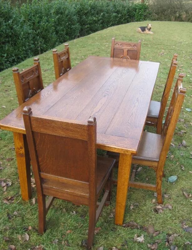 Oak Table and 6 Antique Oak Chairs - 5352
