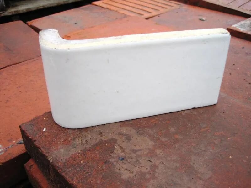 200 Kitchen or Butchers Shop Heavy Duty Ceramic Corner Wall Tiles - 5228