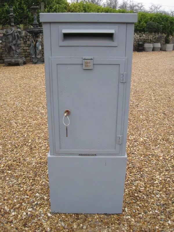 Floor Mounted Post Box - 4989
