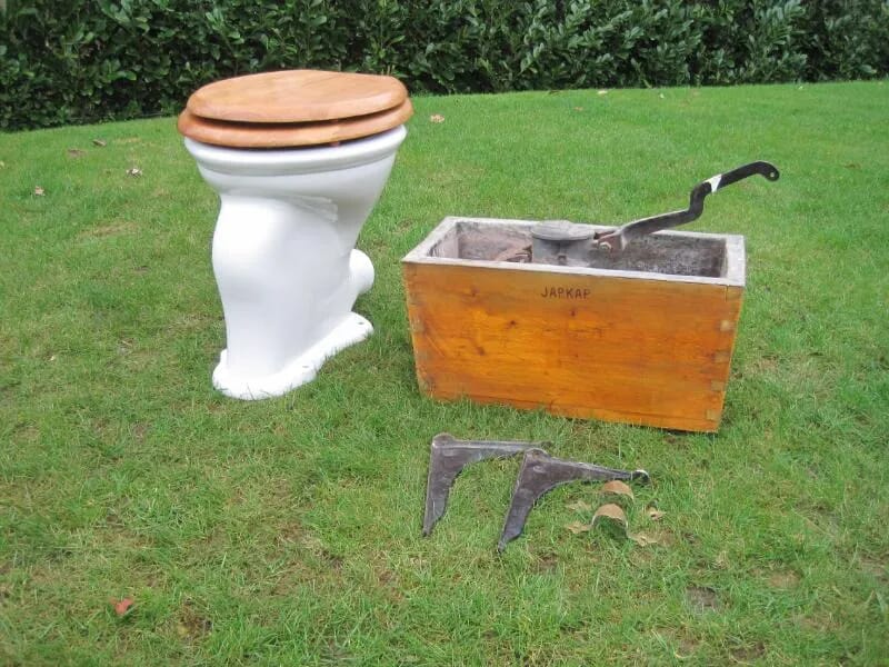 Antique Twyford WC Toilet Pan and Cistern  - 5454