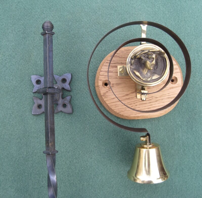 Lichfield Black Butlers Bell Pull and Bell with Lady - bplibbpinbl