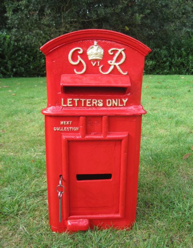 GR VI Pole Mounted Post Box - 5621
