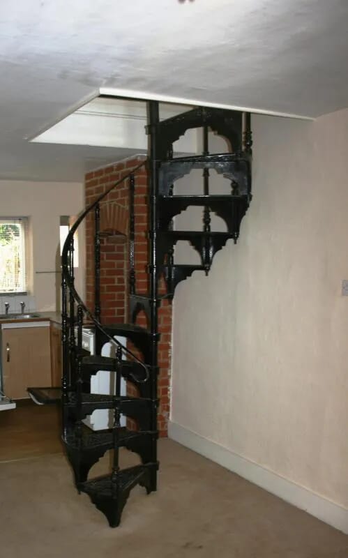 Cast Metal Spiral Staircase & Balcony Area - 5790