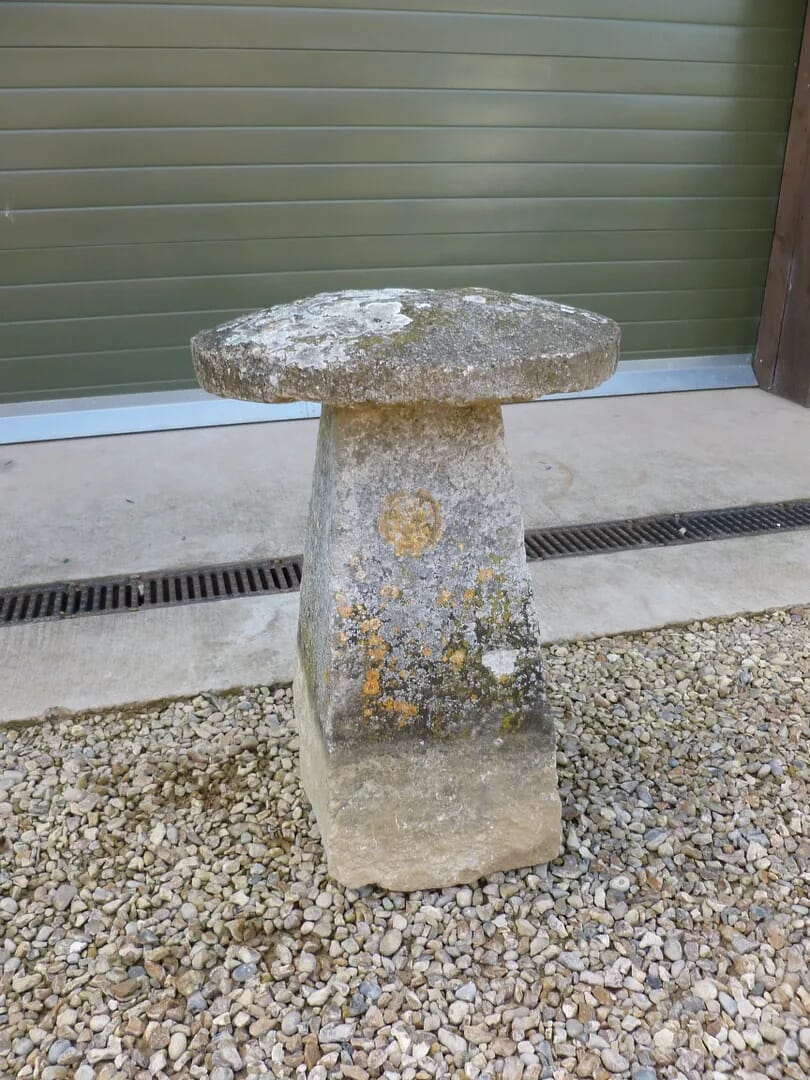 Traditional Antique Garden Staddle Stone - 6288
