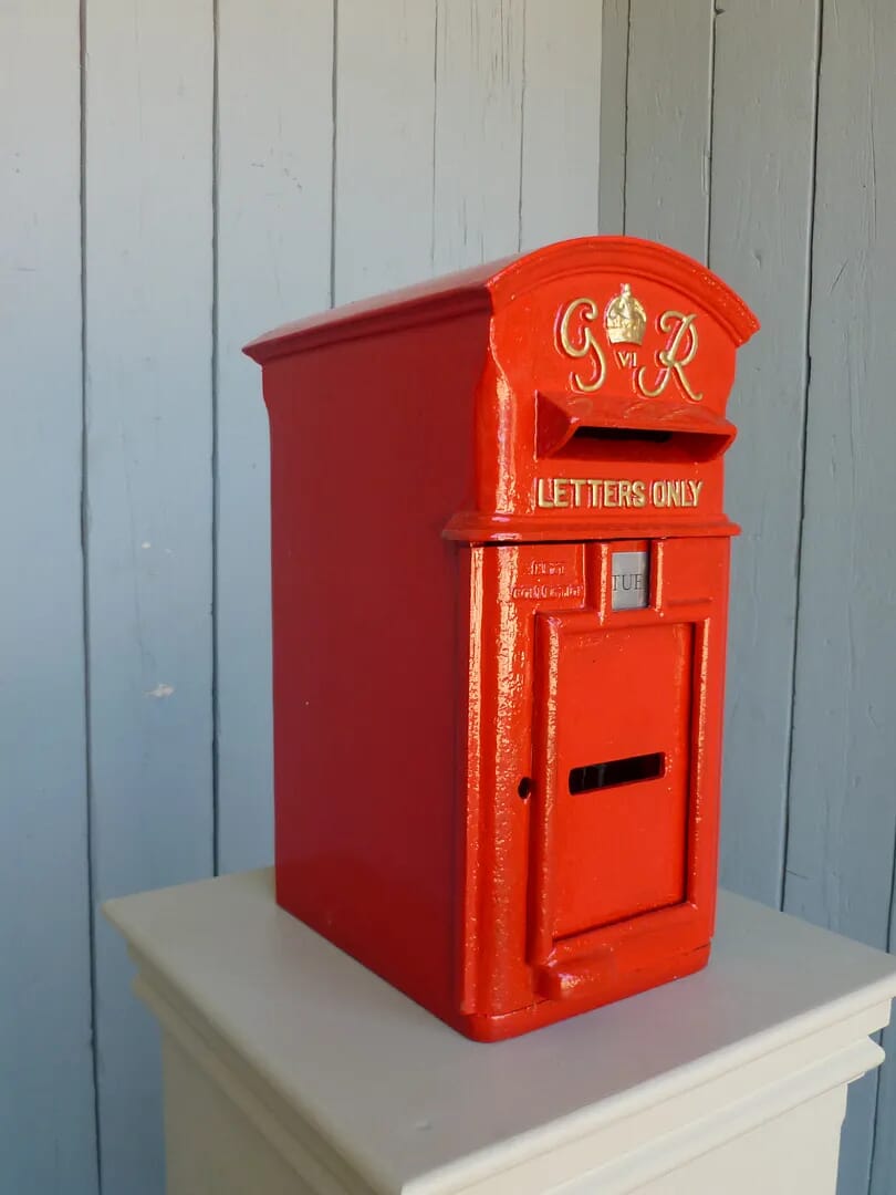 Genuine Original Pole Mounted Post Box - 5591
