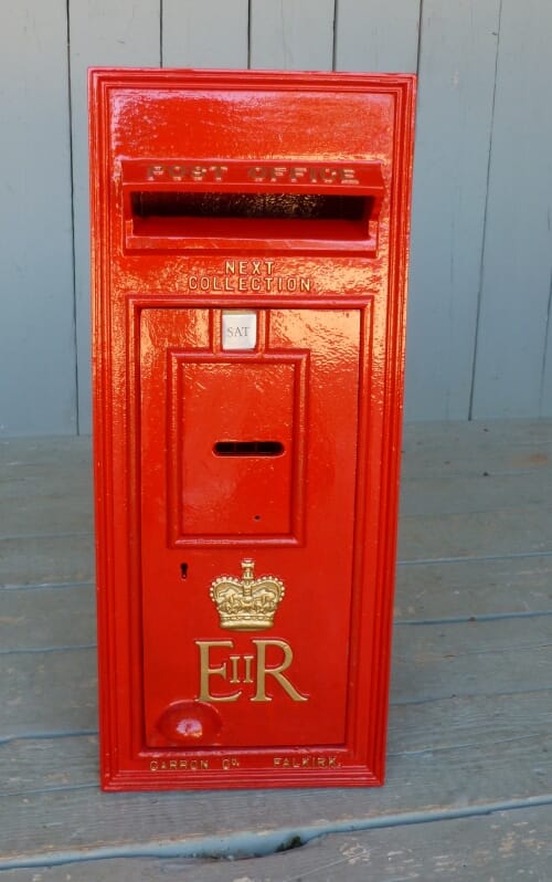 Antique ERII Reclaimed Wall Mounted Post Box - 6264
