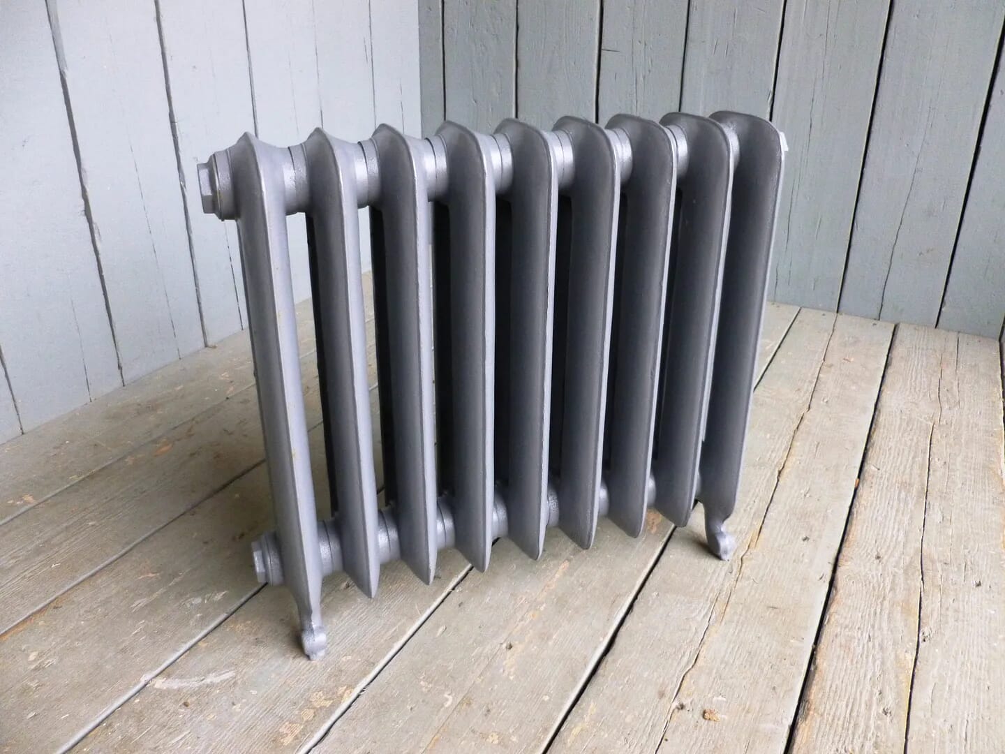 New Carron Primer Finish Cast Iron Duchess Radiator - Duc590/9pf