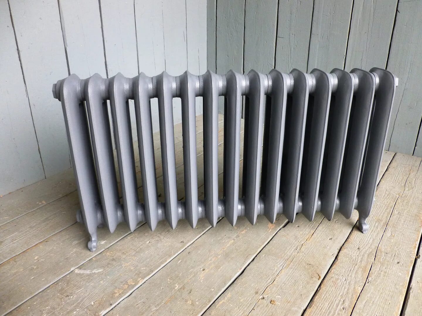 Cast Iron Duchess Radiator by Carron - duc590/15pf