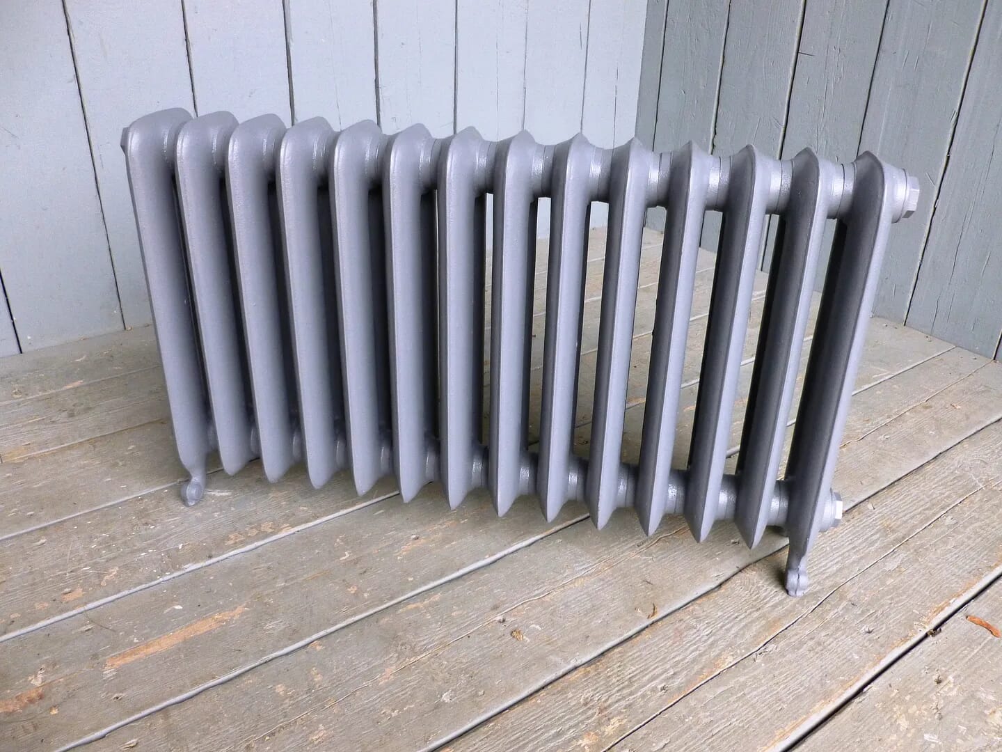 Cast Iron Duchess Radiator in a Primer Finish - Duc590/14pf