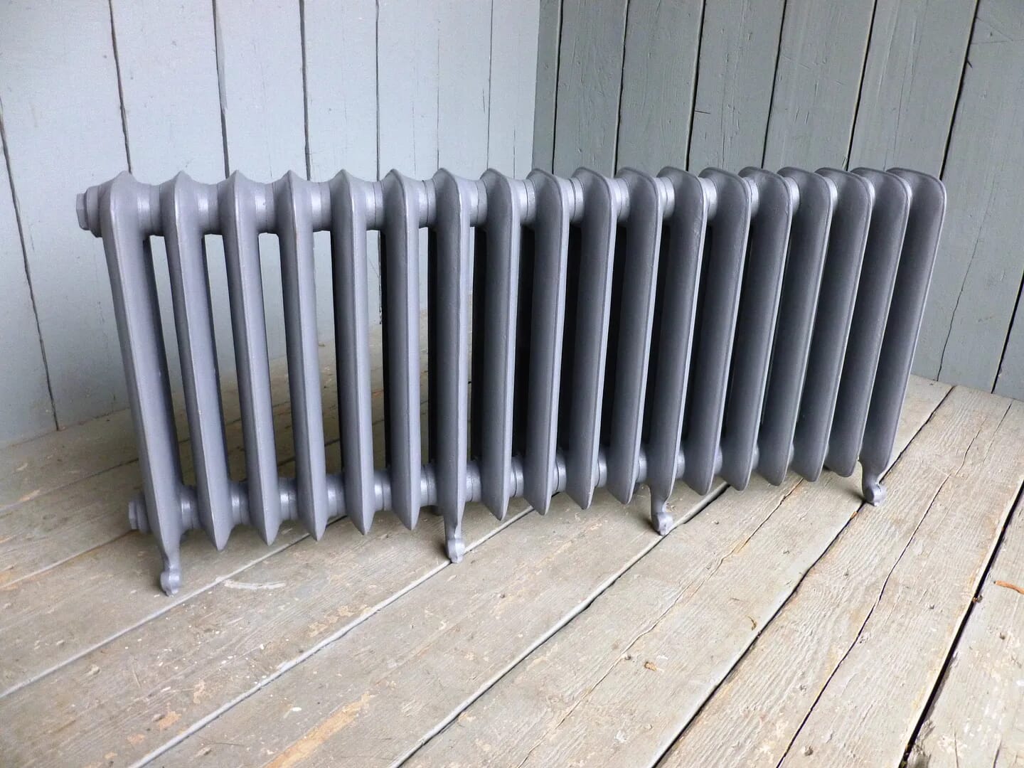 Carron New 2 Column Cast Iron Duchess Radiator - Duc590/18pf