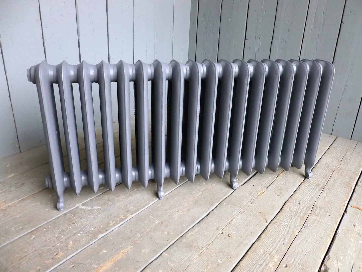 Cast Iron Duchess Radiator - 18 Sections - 590mm Tall x 1278mm Long
